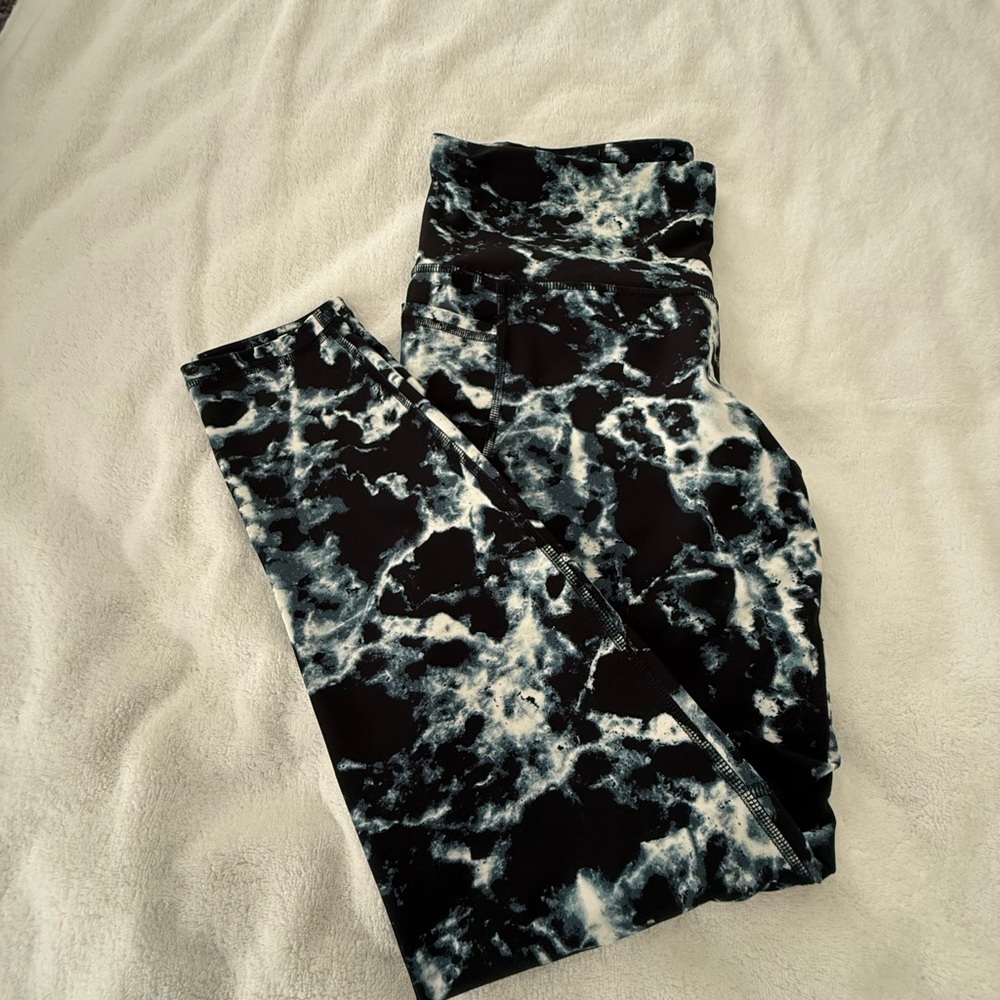 Old Navy Black and White Patterned Leggings